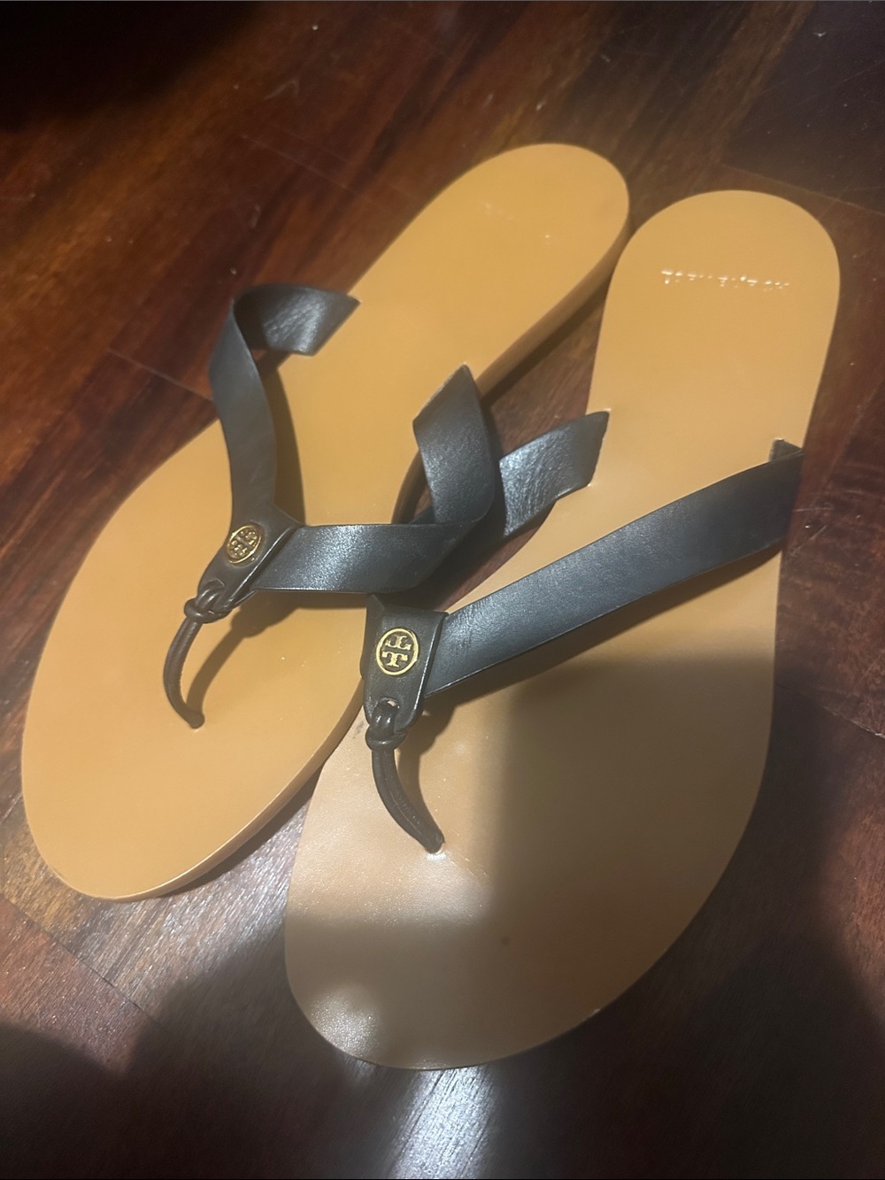 Tory Burch Black Leather Thong Sandals with Tan Footbed - Picture 4 of 4